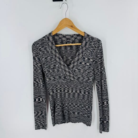 Y2K Apt. 9 Petite Medium Black Gray Babydoll Knit Top Long Sleeve Fall Layering - Picture 1 of 6